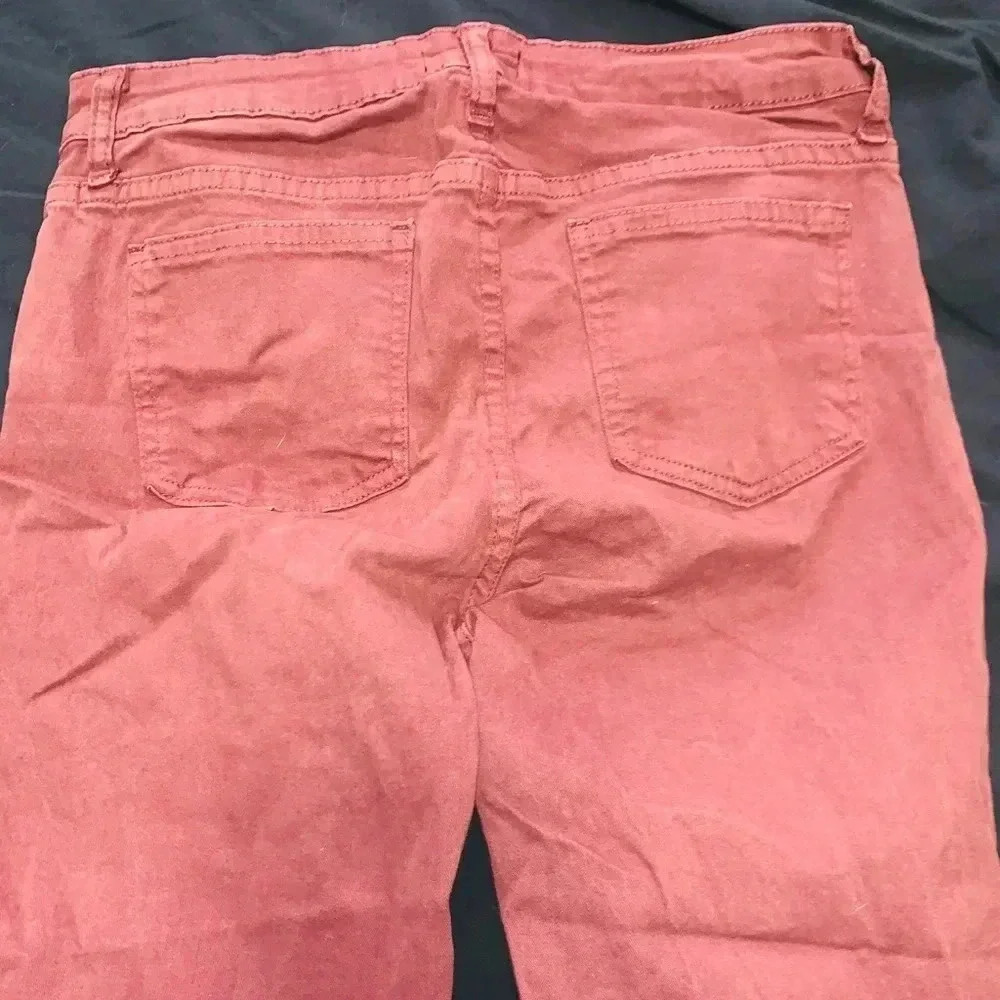 🧾 Burgundy Pants - Picture 4 of 4